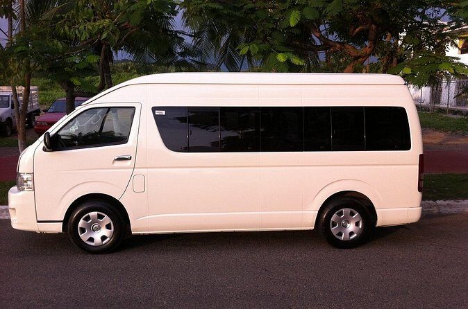 Private Transportation from the Zihuatanejo Airport to your hotel in Ixtapa - Authentic, Personalized Service