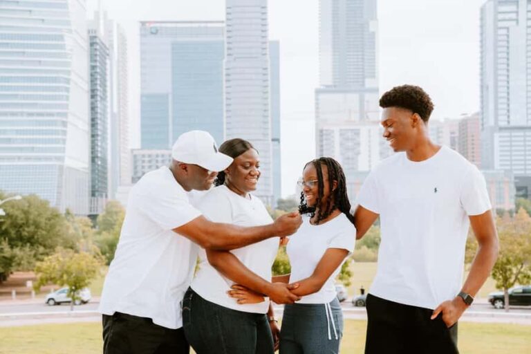 Private Vacation Photoshoot with Photographer in Cleveland - Who Will Love This Experience?