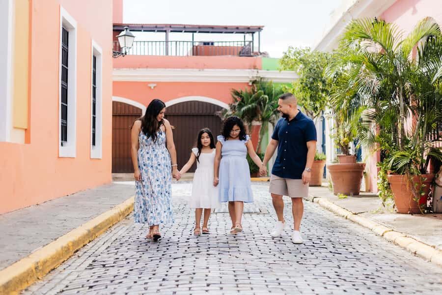 Private Vacation Photoshoot with Photographer in Santa Fe - Who Will Love This Experience?