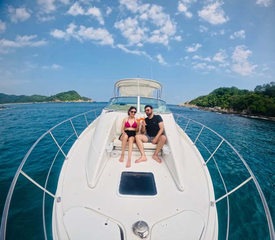 Private yacht tour of the Huatulco Bays - Highlights of the Tour