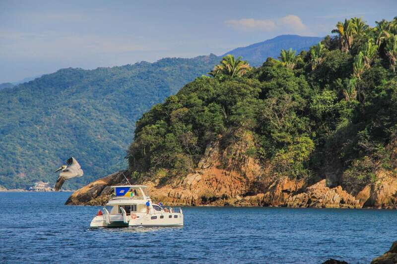 Puerto Vallarta: Luxury Yacht Tour with Lunch and Open Bar - Exploring Majahuitas Cove: A Hidden Beach Gem
