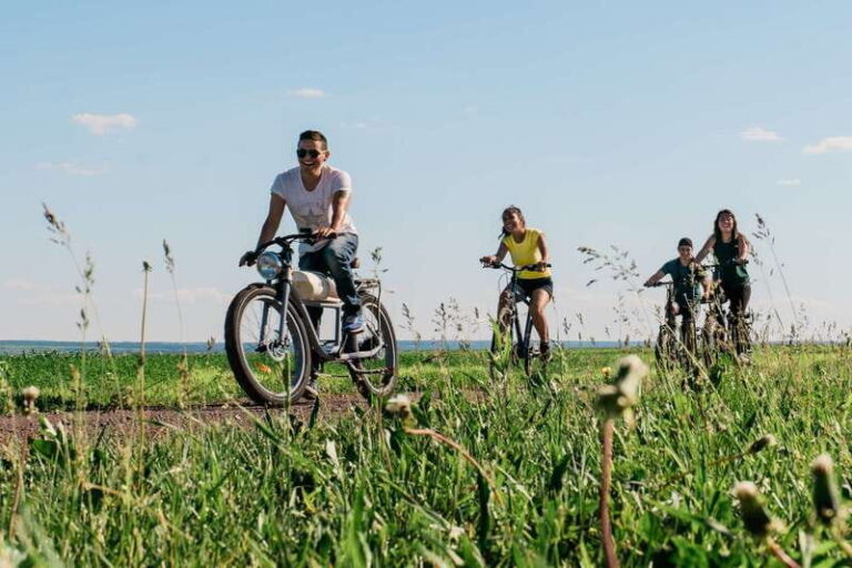 Quebec City - Regular Bike Rental on Ile d'Orléans - Who Will Love This Experience?