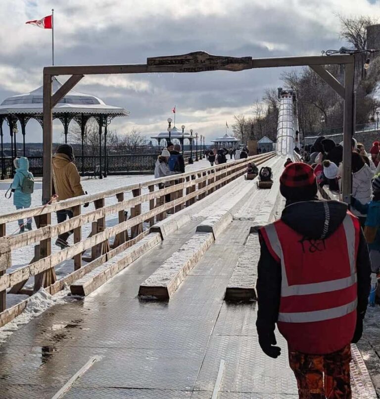 Quebec City: Winter Magic Tour - Transportation and Group Size