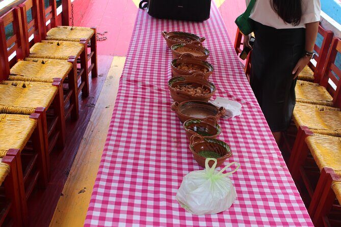 Riding Boats + Tacos+ Frida Kahlo's neighborhood (private tour) - FAQ