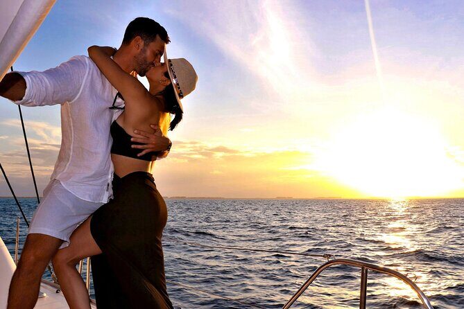 Riviera Maya Luxury Sunset Sailing plus Light Dinner and Open Bar - Real Experiences from Travelers