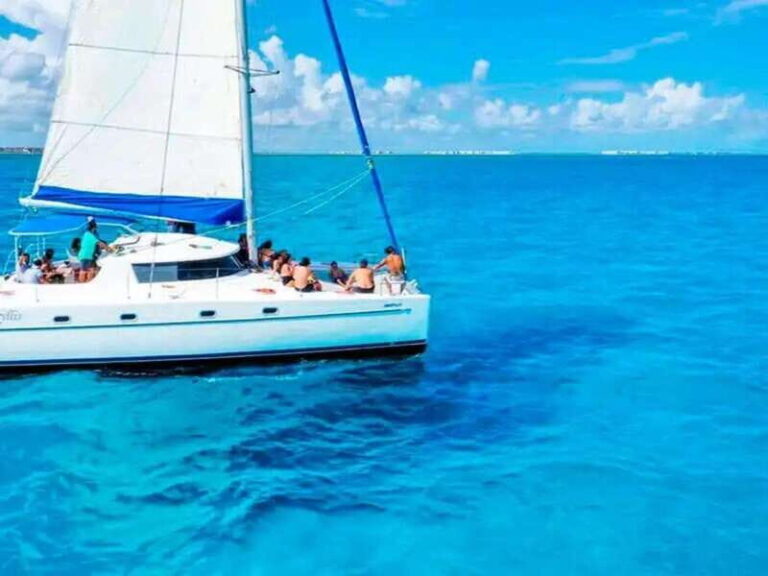 Riviera Maya: Private Catamaran Sailing for 42 Guests - A Day of Snorkeling and Sun at El Meco Reef