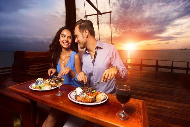 Romantic Dinner on a Spanish Galeon in Cancun - The Food and Beverage Experience
