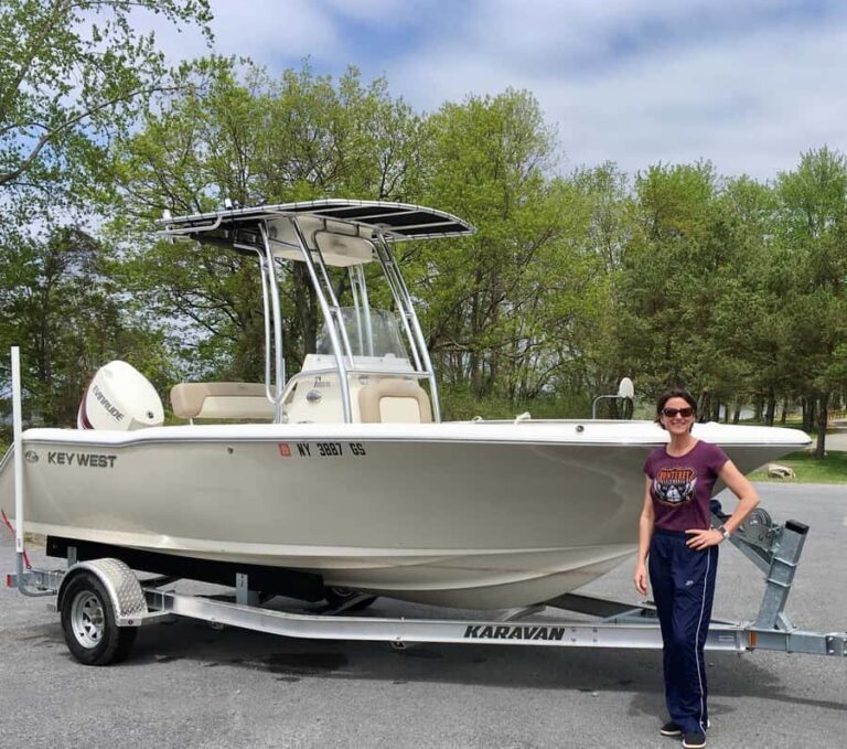 Sackets Harbor: Guided Boat Cruise with Captain - Key Points