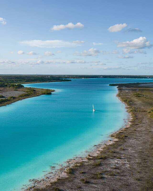 Sailboat tour in the seven colors lagoon of Bacalar - What to Expect on the Tour