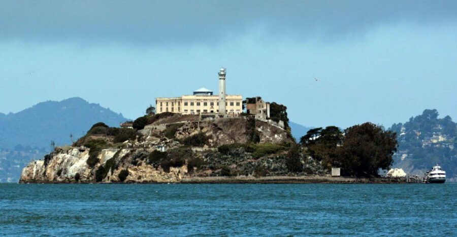 San Francisco: Alcatraz Island & Bike Rental - The Bike Ride: Cruising Through San Francisco