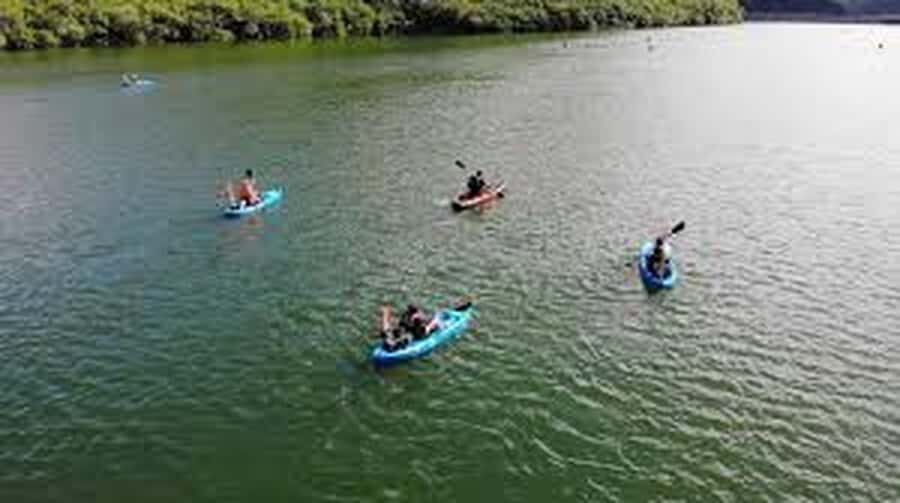 Santiago: Guided kayak tour at La Boca Dam - A Gentle Introduction to Santiago’s Natural Beauty