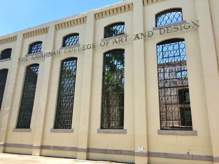 Savannah: Highlights & Hidden Gems Guided Walking Tour - Marveling at Armstrong-Kessler Mansion