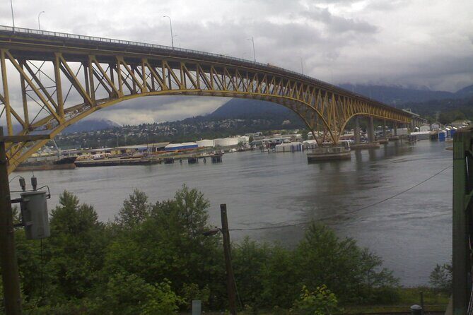 Sea to Sky Highway: a Smartphone Audio Driving Tour - The Experience: What Works Well