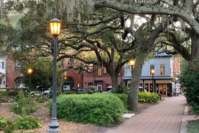 Self-Guided 'Old Squares of Savannah' Solo Walking Tour - Who This Tour Is Best For