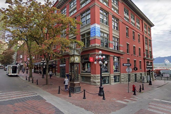 Self-Guided Scavenger Hunt: Vancouver Red Bricks & Gold Dragons - What You Can Expect During the Tour