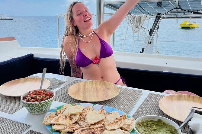 Shared Luxury Catamaran to el Cielo or Isla de la Pasion - Analyzing the Value