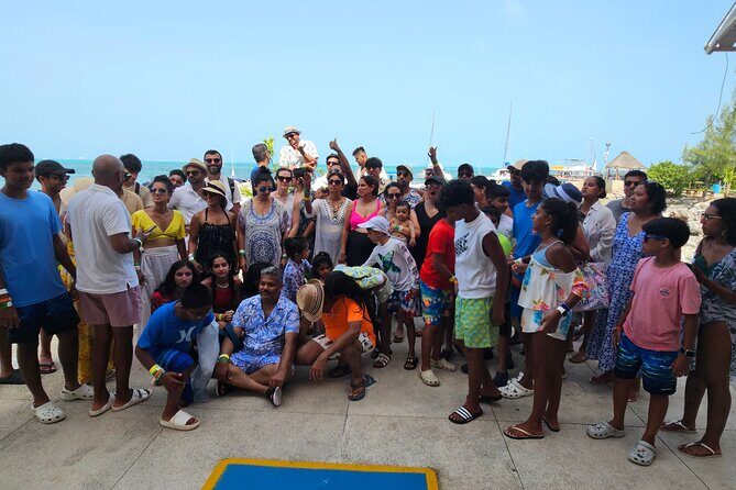 Shared Shuttle from Cancun Airport to Hotel Zone - Who Will Love This Service?