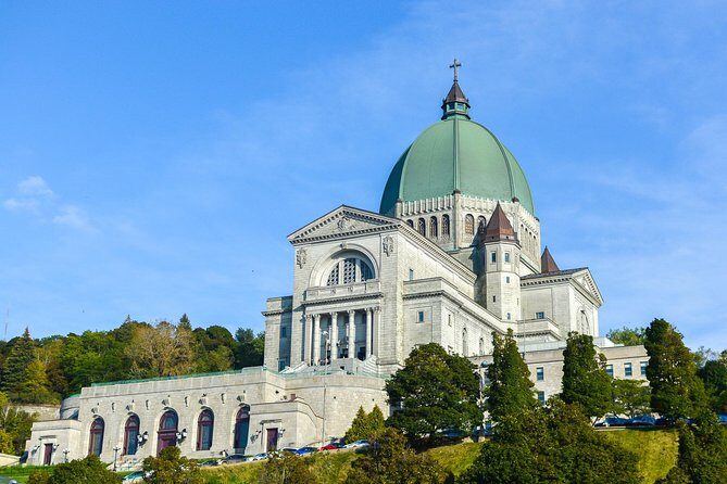 Small-Group Sightseeing Tour of Montreal - Stop 1: Westmount (30 minutes)