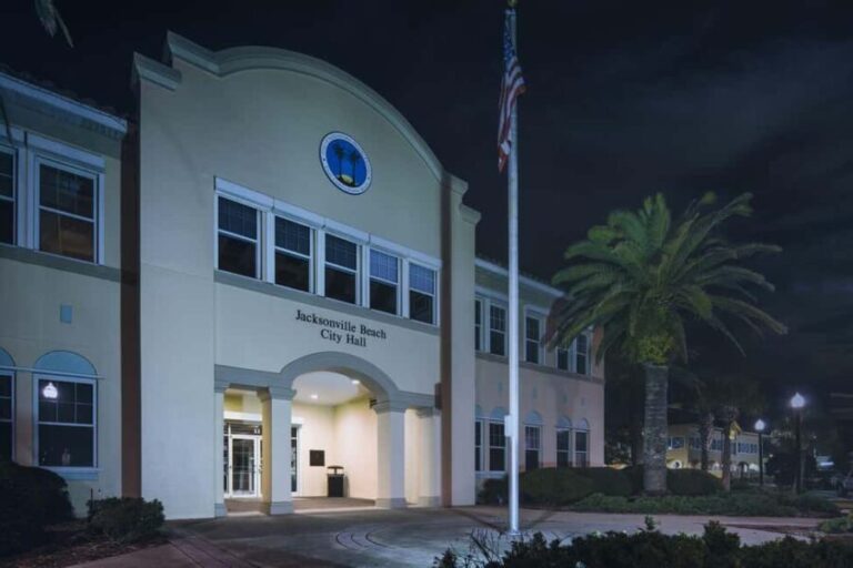 Specters of the Spanish Moss: Jacksonville Ghost Tour - Why the Guide Matters