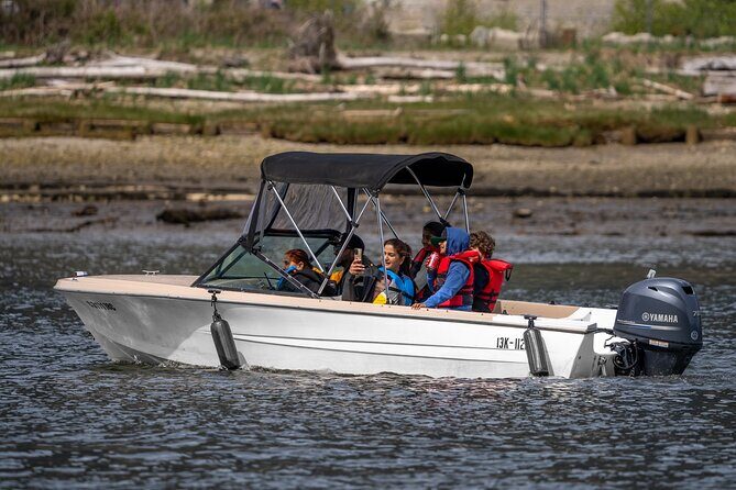 Squamish 4hr Rental 17ft Fiberglass Hourston with 70HP Engine - What to Expect During Your Day
