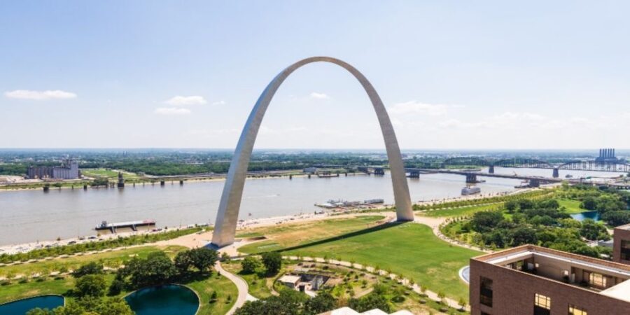 St. Louis Premium Driving Tour with Boat Ride & Arch - Cruising the Mississippi River