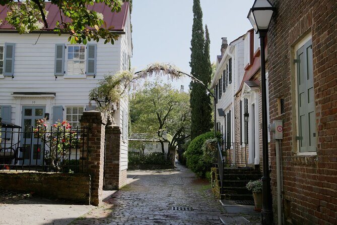 Stroll Historic South of Broad in Charlestons Walled City - The Value of This Tour