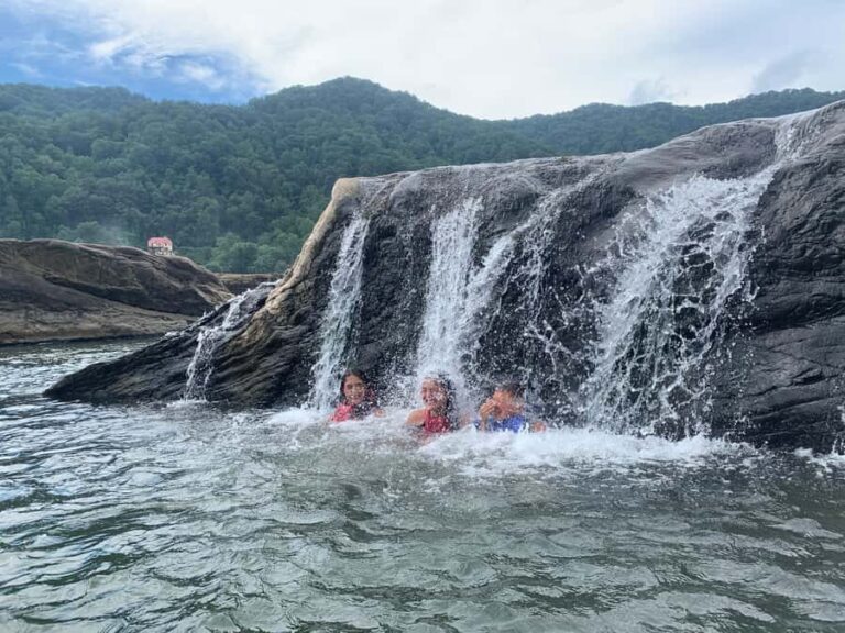 Sumerville: Paddle Board Rental with Life Jacket - What You Can Expect