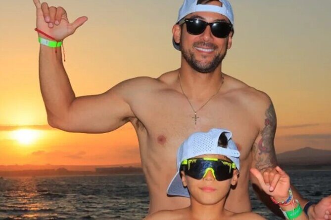 Sunset Boat Tour Includes Open Bar and Dinner - What Sets This Tour Apart?