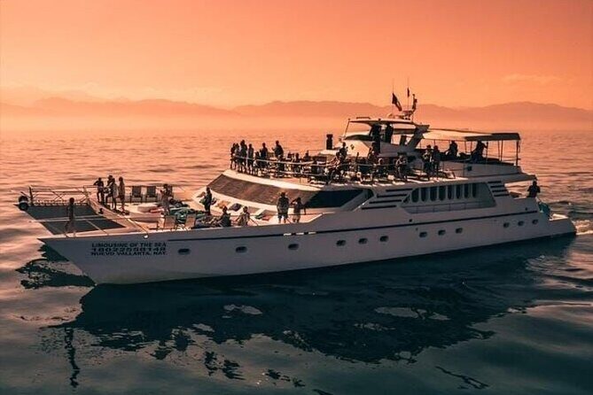 Sunsets and Whales Mega Yachts ALL INCLUSIVE: Puerto Vallarta - Why This Tour Offers Great Value