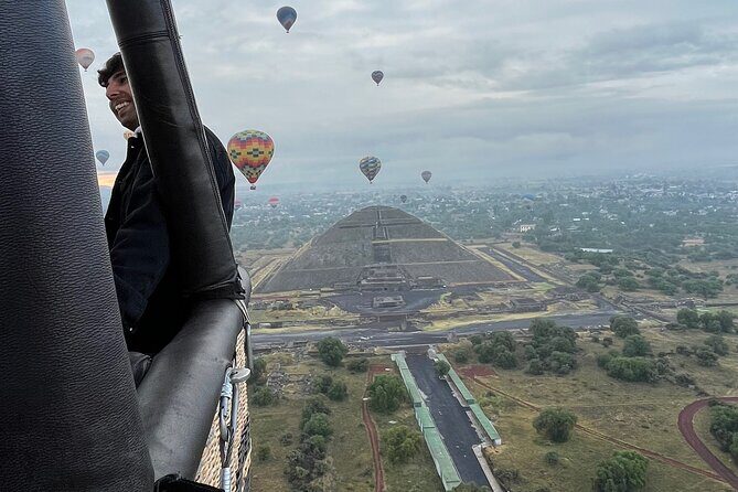 Teotihuacan balloon flight with cave breakfast + pyramids - The Cave Breakfast: A Cultural Feast