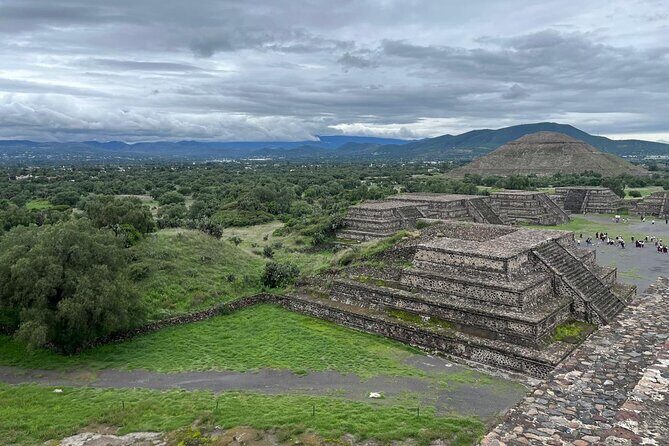 Teotihuacan Pyramids small groups and Basilica of Guadalupe - Price and Value