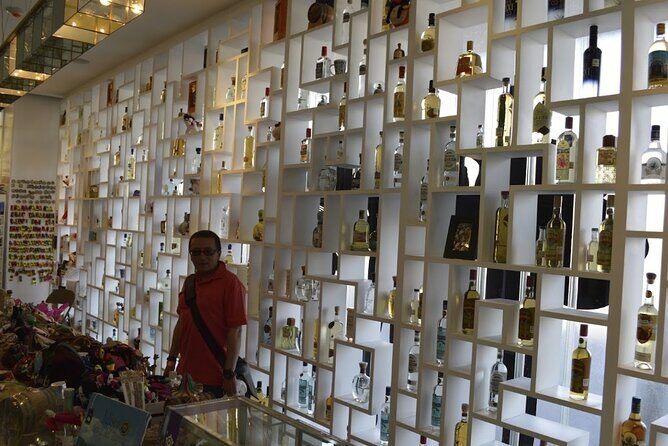 Tequila & Mezcal Exclusive Tour - Authenticity and Guides: The Heart of the Tour