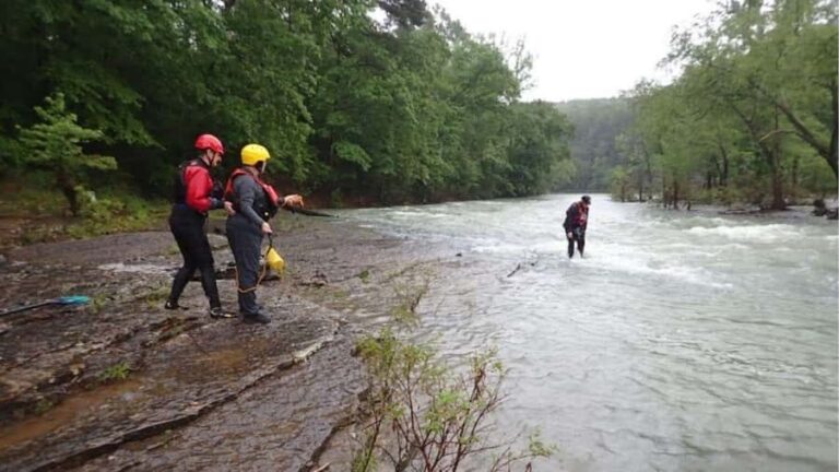 Texas: Whitewater Kayaking Class on the San Marcos River - An Introduction to Whitewater Kayaking on the San Marcos River