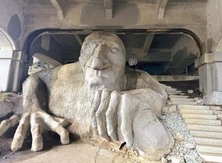 The Best of Seattle and Majestic Snoqualmie Waterfalls - The Value Proposition: Is It Worth It?