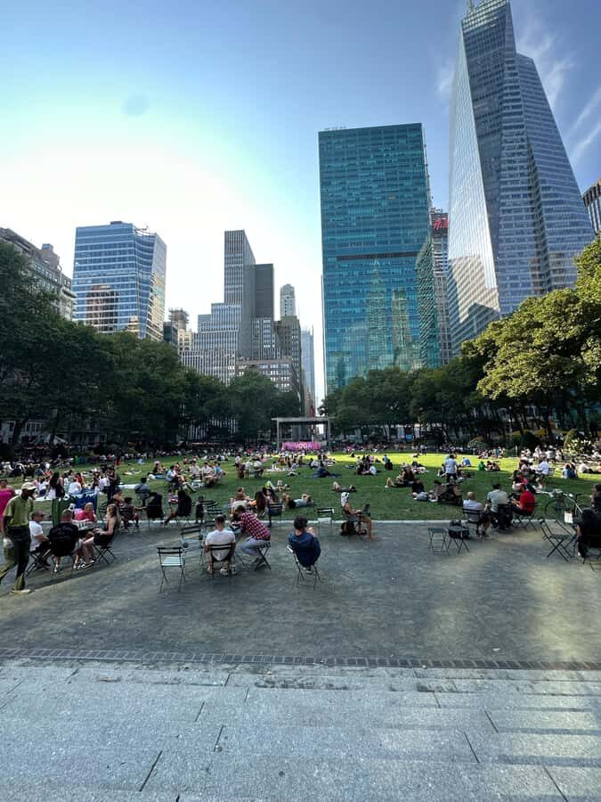 The Comedy Bus Tour of NYC - A Detailed Look at the Comedy Bus Tour of NYC