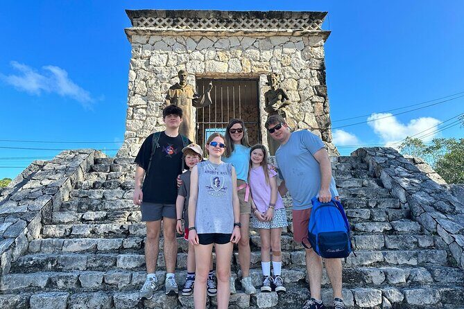 The day your way Custom Van Ride, For 8 Passengers. - Transportation and Logistics