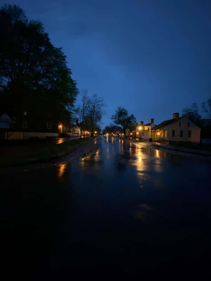 The Williamsburg Spirits of Christmas Past Ghost Tour - Who Should Consider This Tour?