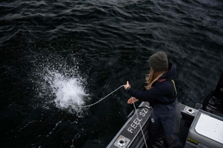 Tofino: Private Boat Tour with Big Tree Trail & Crabbing - Exploring the Big Tree Trail and Meares Island
