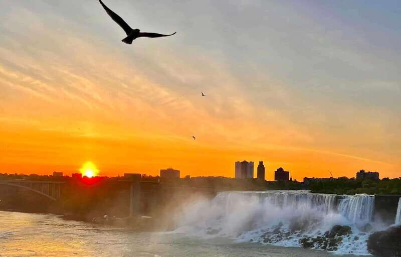 Toronto: Niagara Falls Day & Evening Tour + Top Attractions - How the Day Unfolds