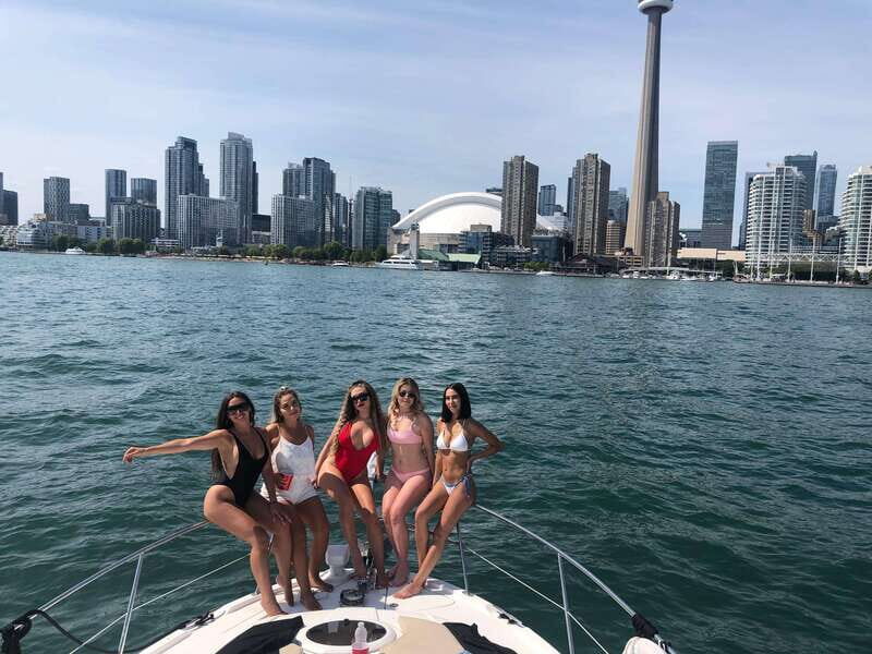 Toronto: Private Luxury Yacht Sightseeing Cruise & Prosecco - What’s Included and What’s Not