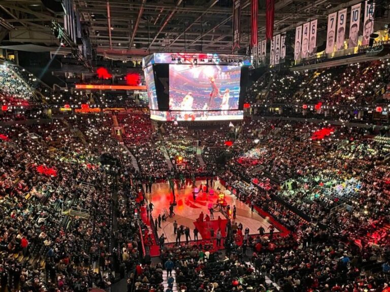Toronto: Toronto Raptors NBA Game Ticket at Scotiabank Arena - Who Will Love This Experience?