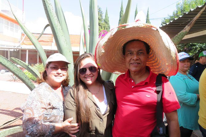 Tour Basilica de Guadalupe and Pyramids of Teotihuacan - Visiting the Basilica of Guadalupe