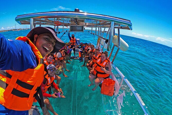 Tour Isla Mujeres excursion in Collective Transparent Boat - Who Should Consider This Tour?