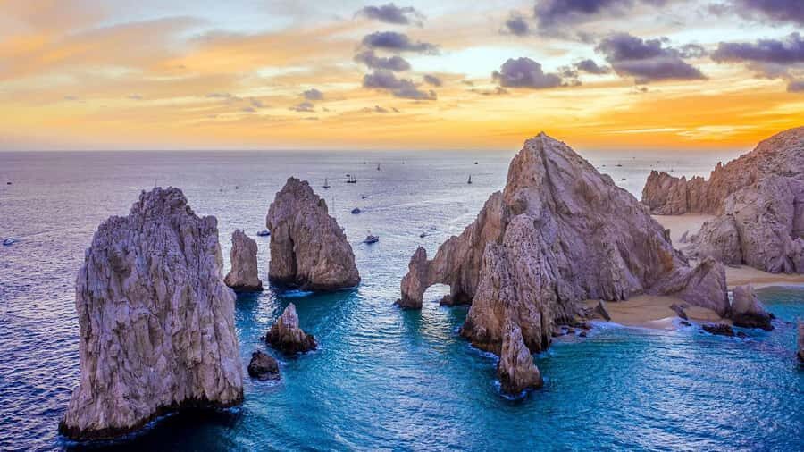Tour the Arch of Cabo San Lucas and head down to Playa del Amor - What To Expect & Practical Tips