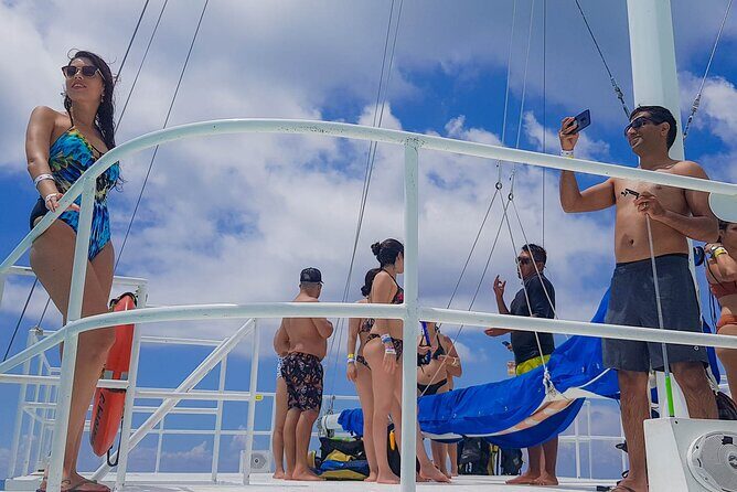 Tour to Cozumel by Catamaran with Snorkeling and Buffet Lunch - Itinerary Breakdown: What to Expect