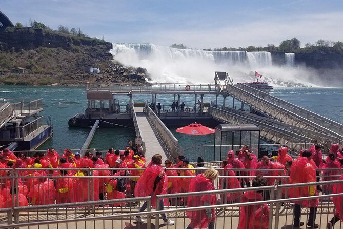 Tour to Niagara Falls with skip the line Cruise - Transportation and Group Dynamics