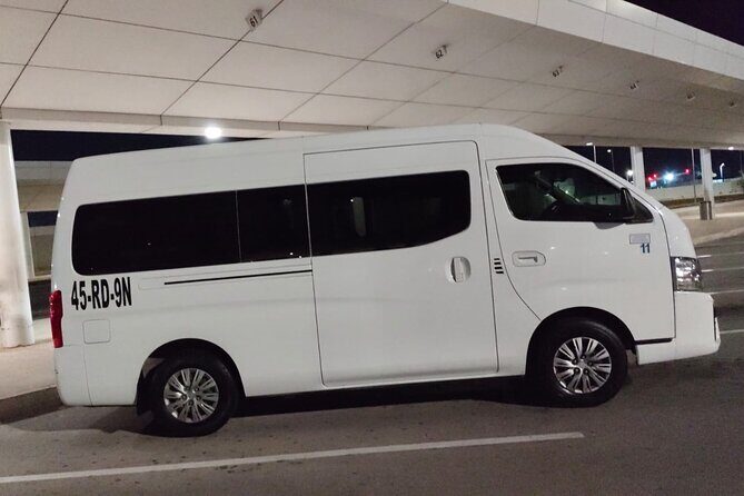 Transportation Playa DE l Carmen to Cancun Airport from 1 to 8 Travelers - Vehicle and Comfort