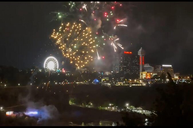 USA Side Rainbow Illumination and Fireworks Walking Tour - Why This Tour Works Well