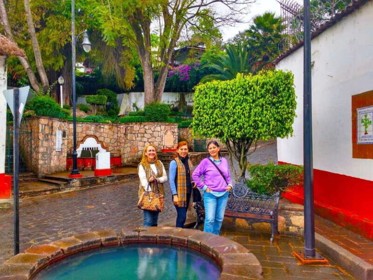 Valle de Bravo: Half-Day Guided City Tour by Van - Who Should Consider This Tour?