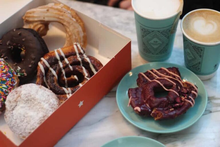 Vancouver: Discover Vancouver's Best Donuts & Walking Tour - The Guide and Group Experience